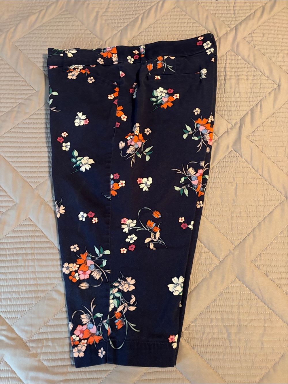 St. John’s Bay Floral Print Navy Capri Pants